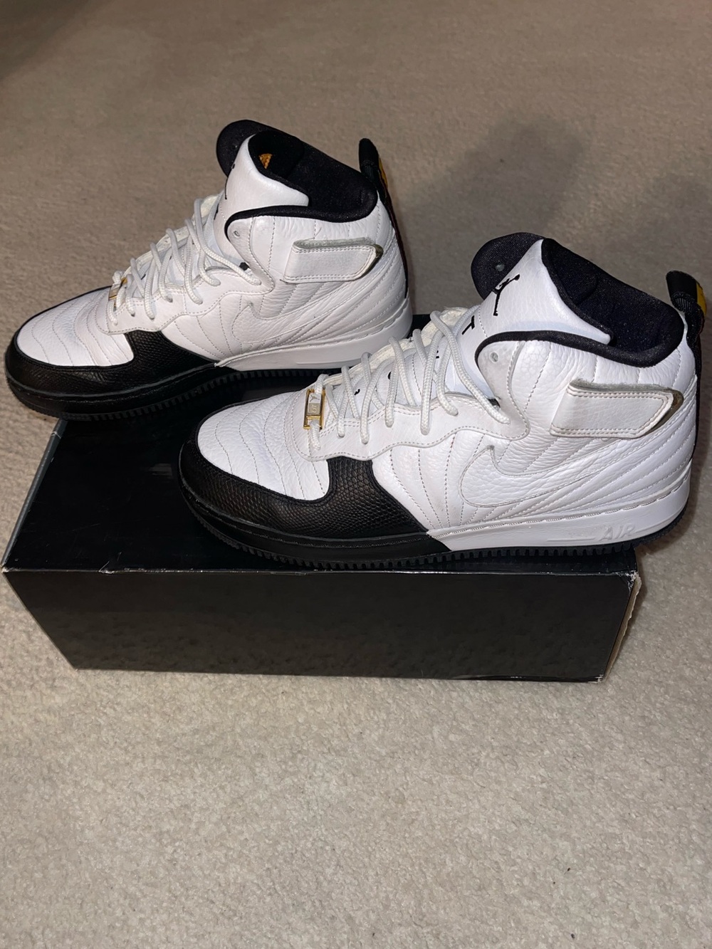 Men’s Nike Air Jordan 12 Retro White/Black Men’s Shoes Size 10.5 - Picture 5 of 7